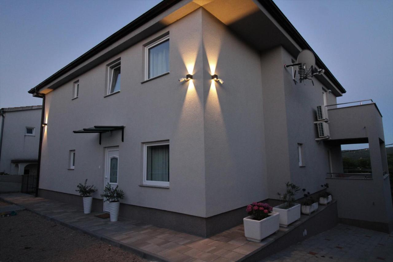 Apartments Klaudija Чизичі Екстер'єр фото