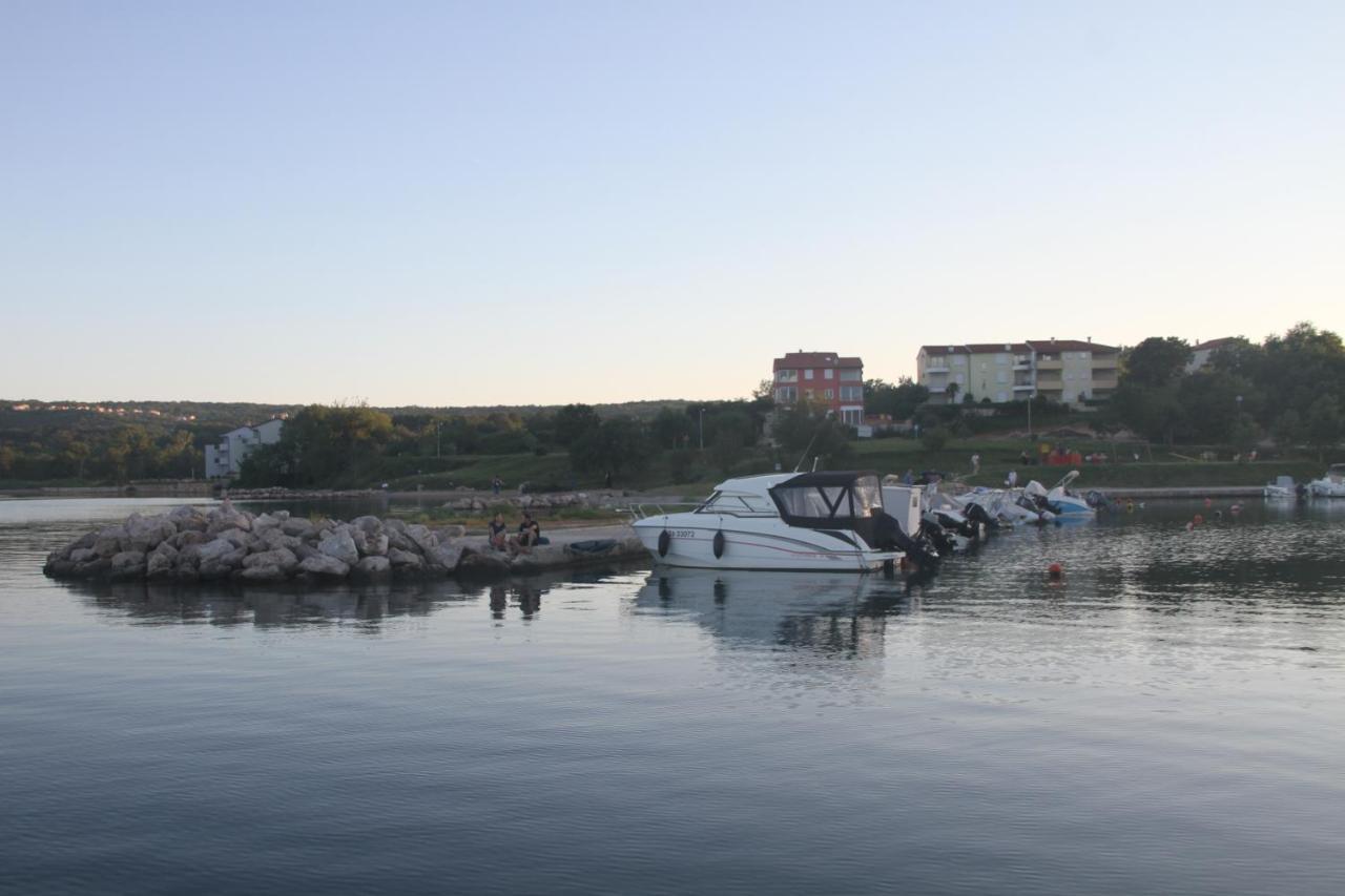 Apartments Klaudija Чизичі Екстер'єр фото