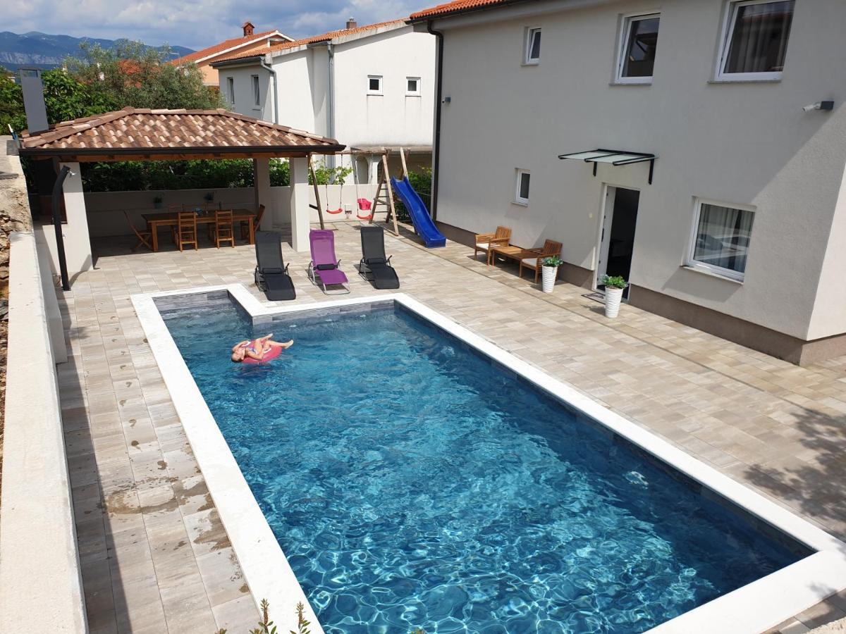 Apartments Klaudija Чизичі Екстер'єр фото