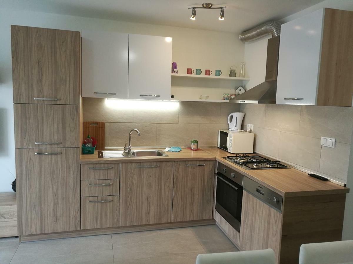 Apartments Klaudija Чизичі Екстер'єр фото